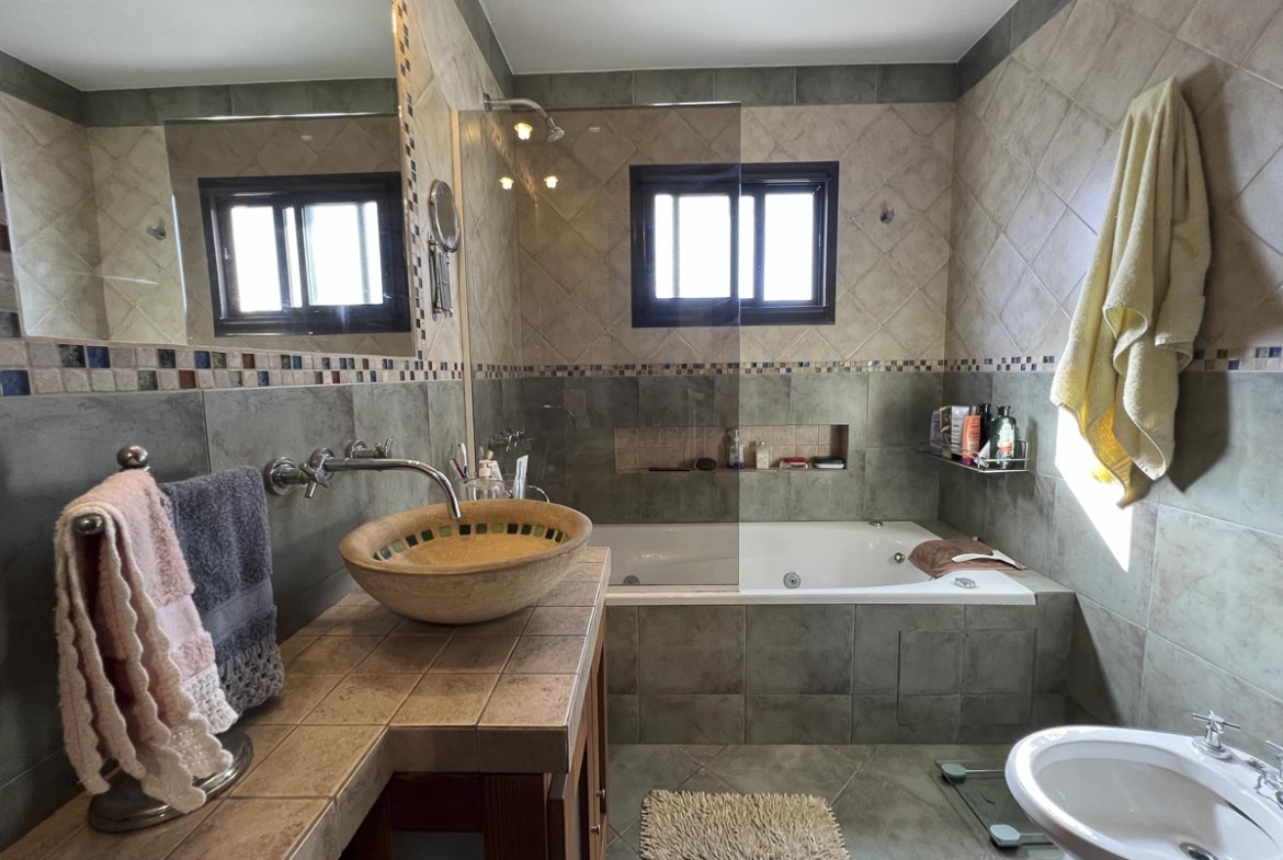 Casa en Esmeralda 2883, Florida